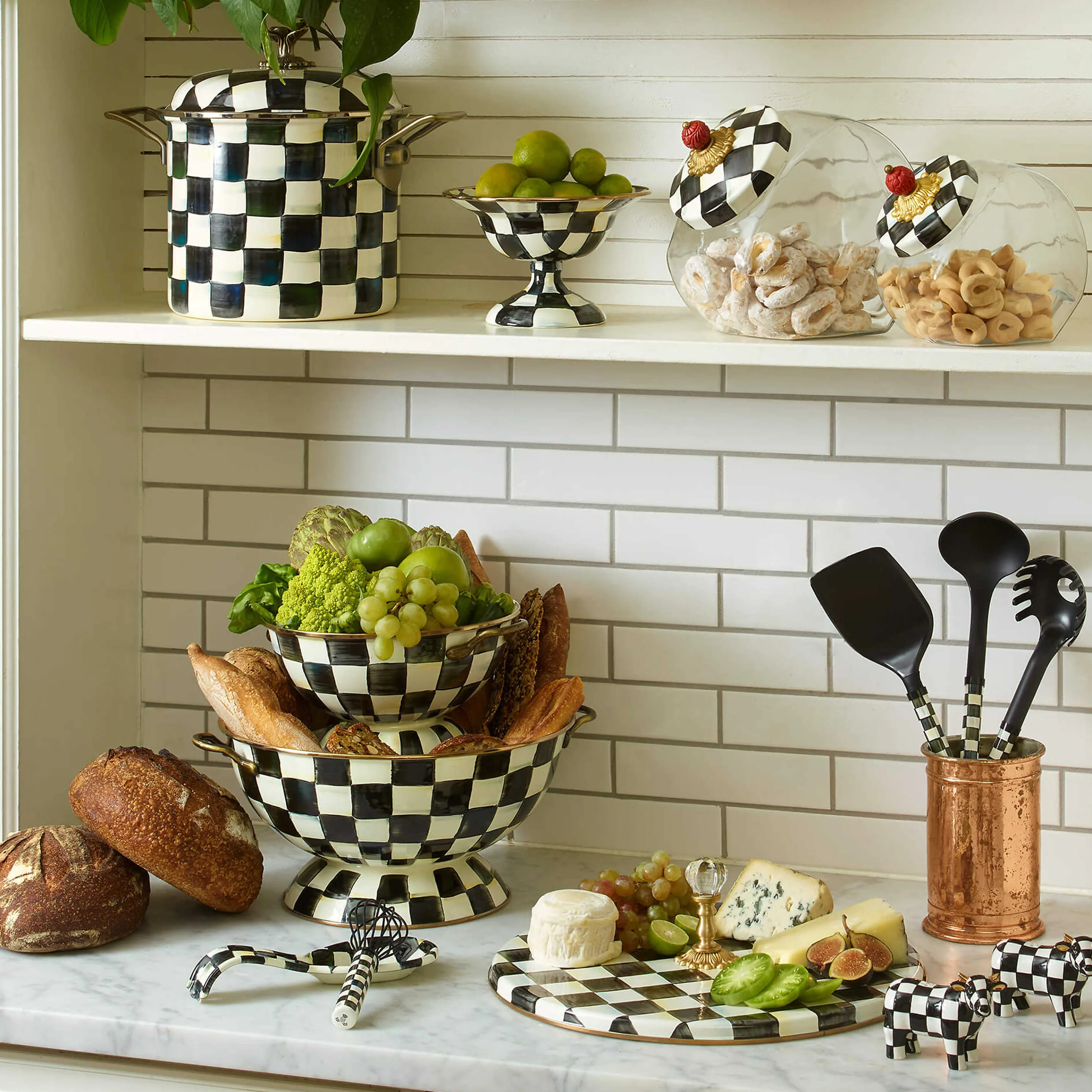 Courtly Check Enamel 7 Qt. Stockpot