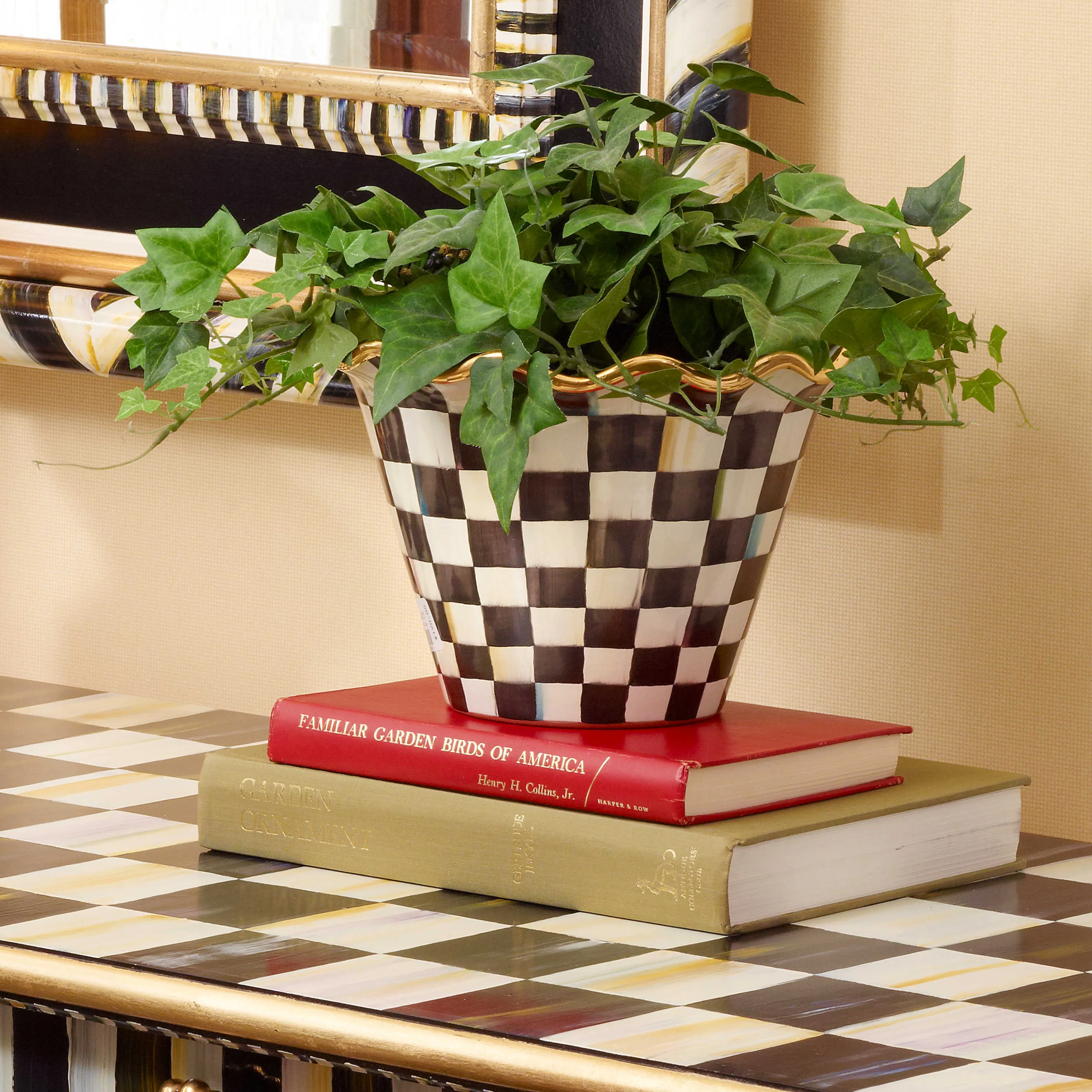 Courtly Check Garden Pot - 8