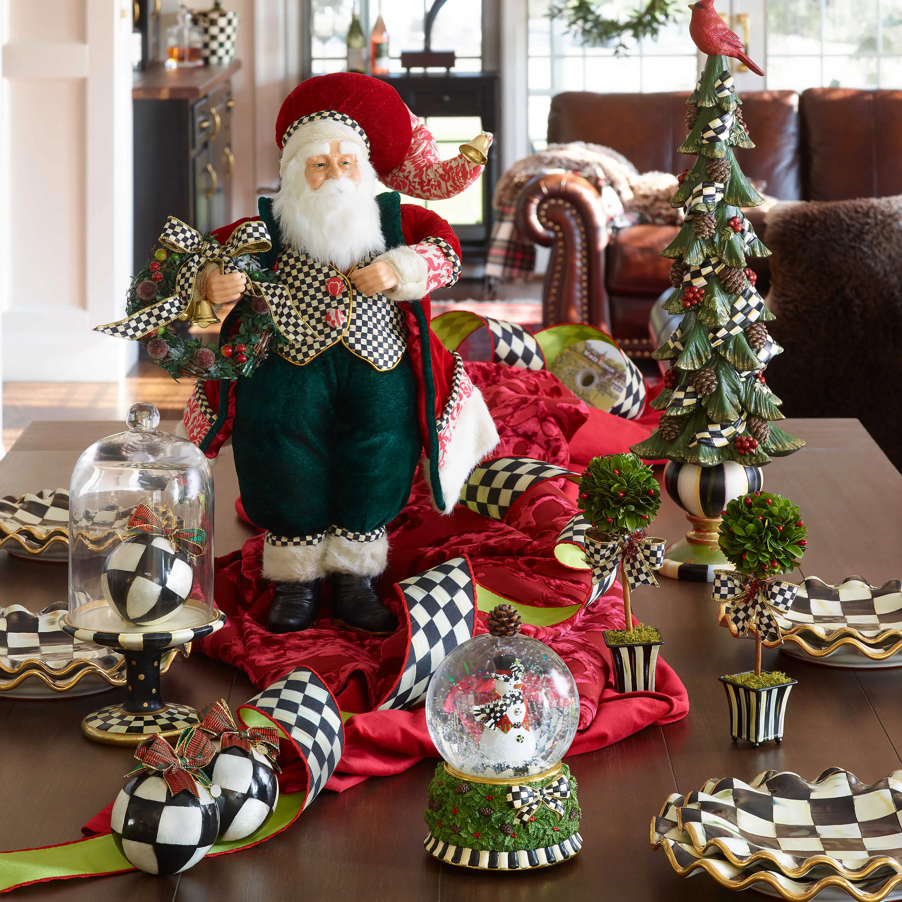 Courtly Check Pedestal With Cloche