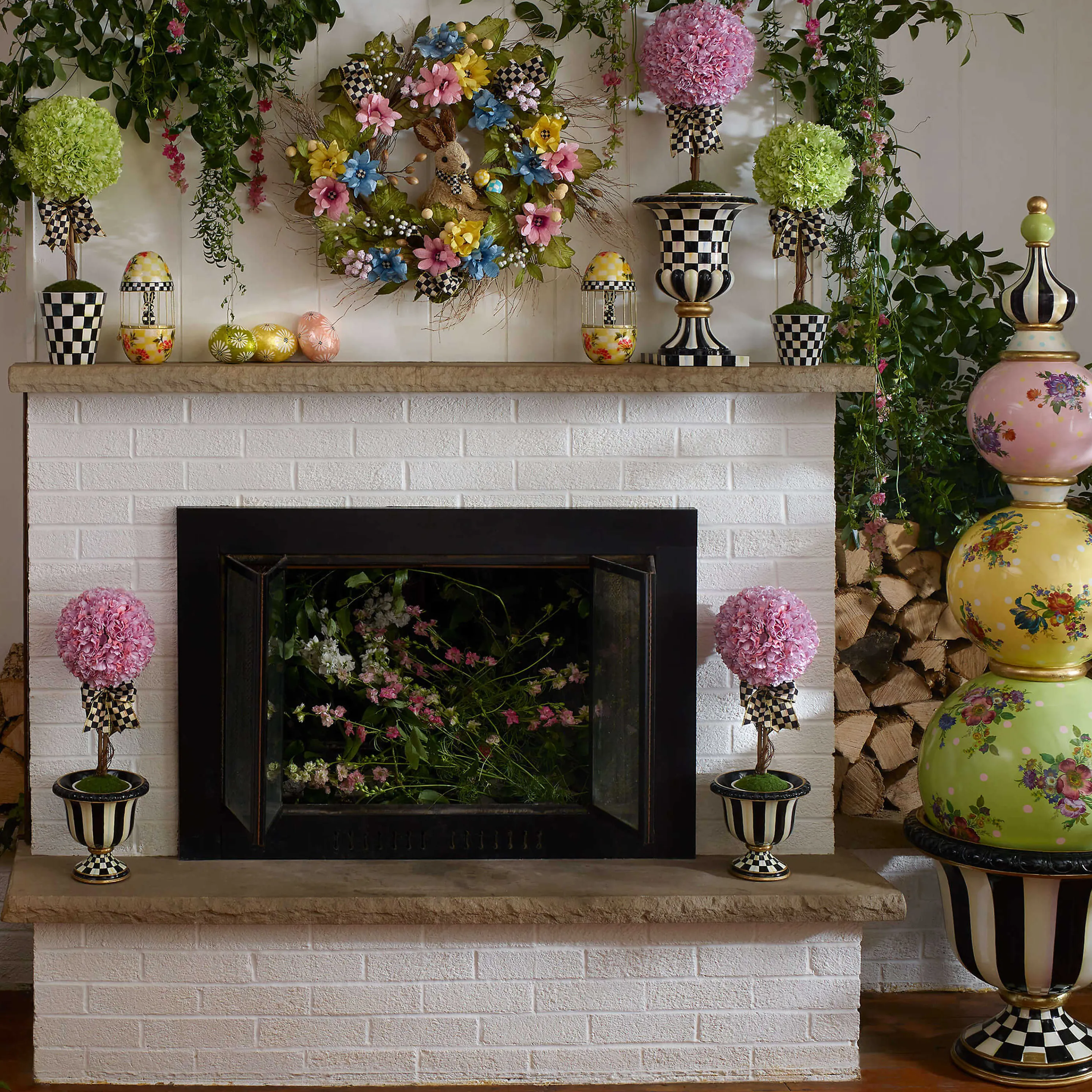 Courtly Check Pedestal Tabletop Urn