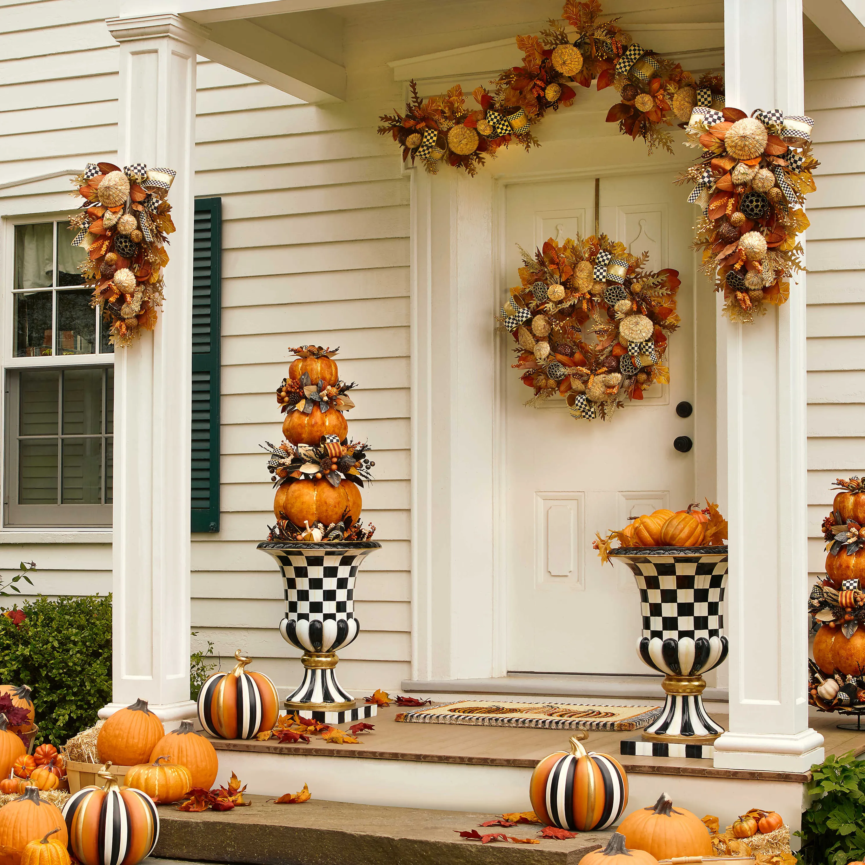 Courtly Check Pedestal Urn