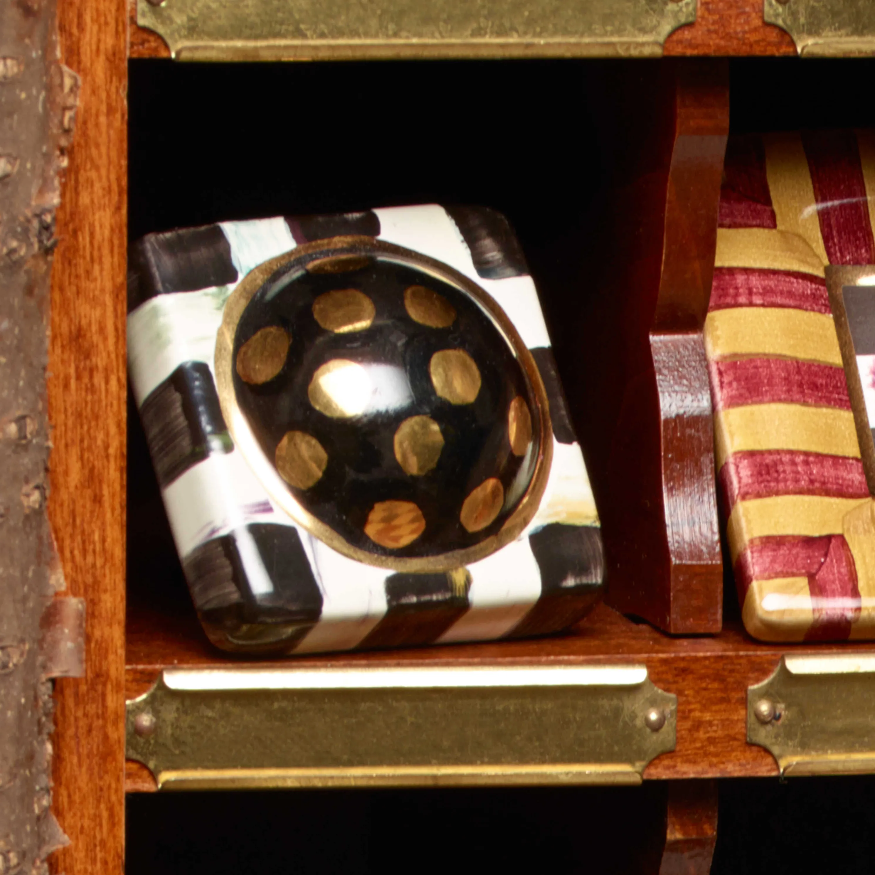 Courtly Check Square Knob