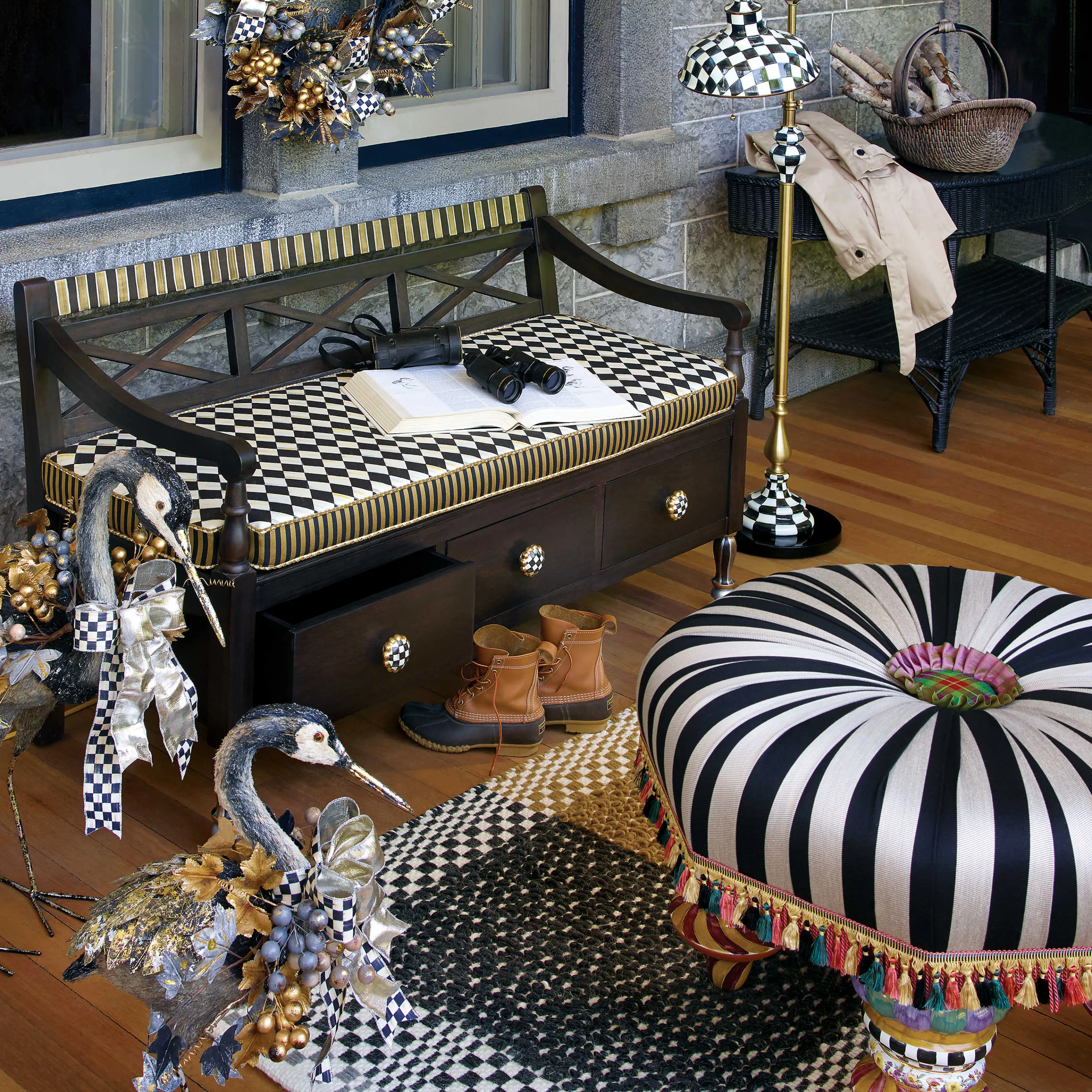 Courtly Farmhouse Floor Lamp