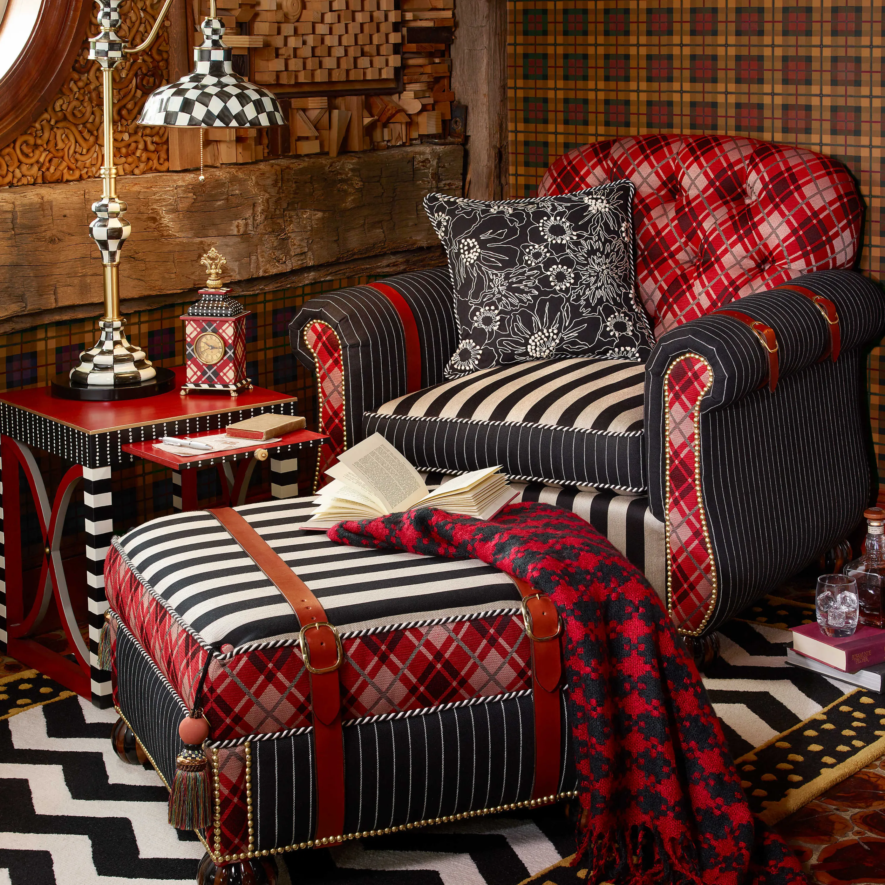 Courtly Farmhouse Writer'S Lamp