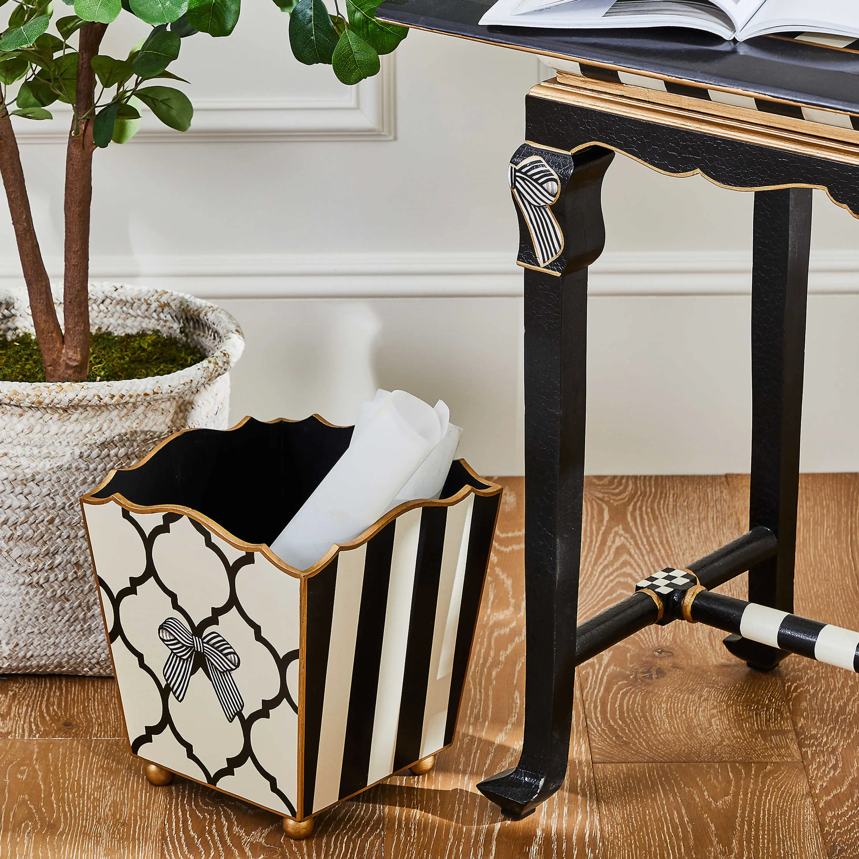 Pretty As A Bow Waste Bin