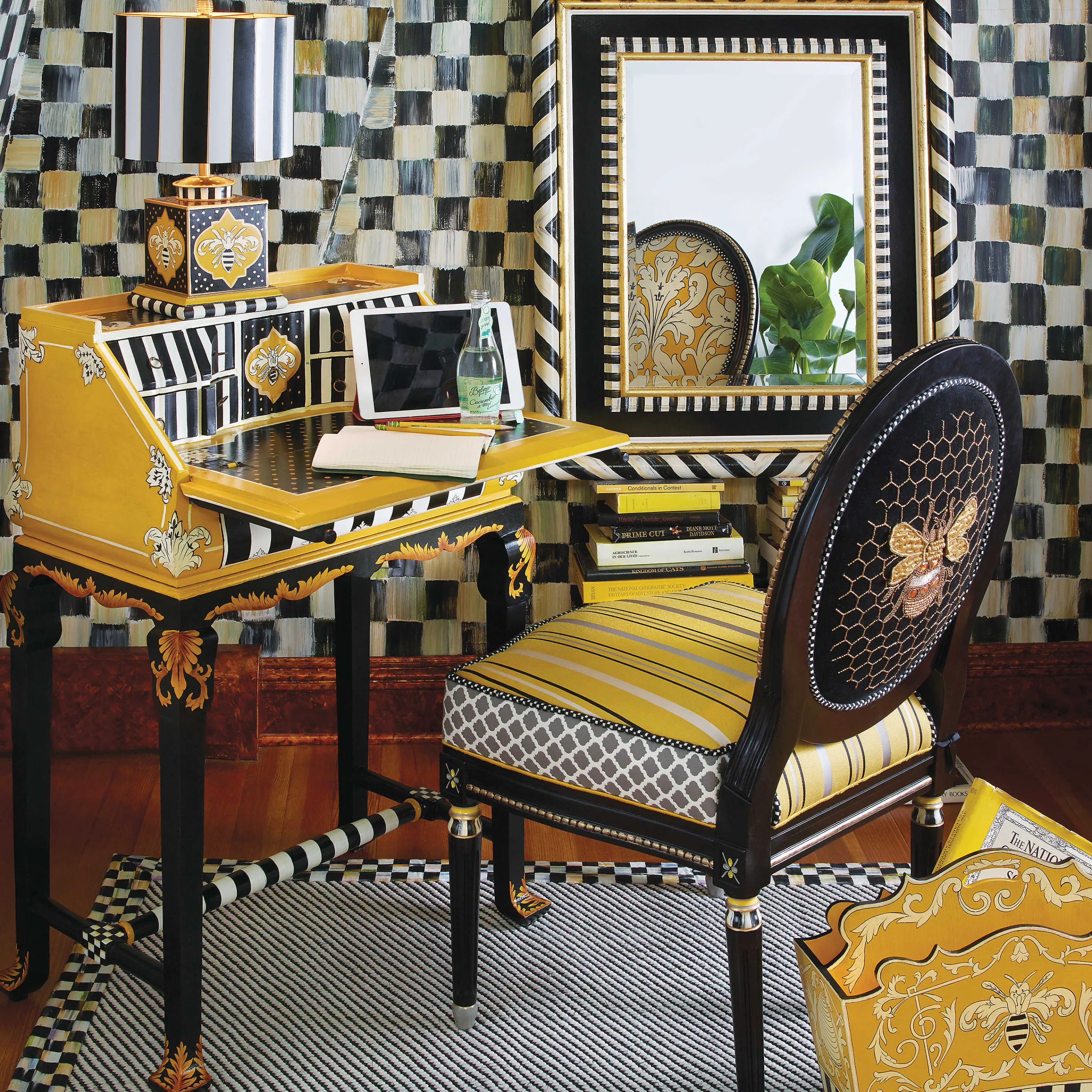 Spelling Bee Magazine Holder