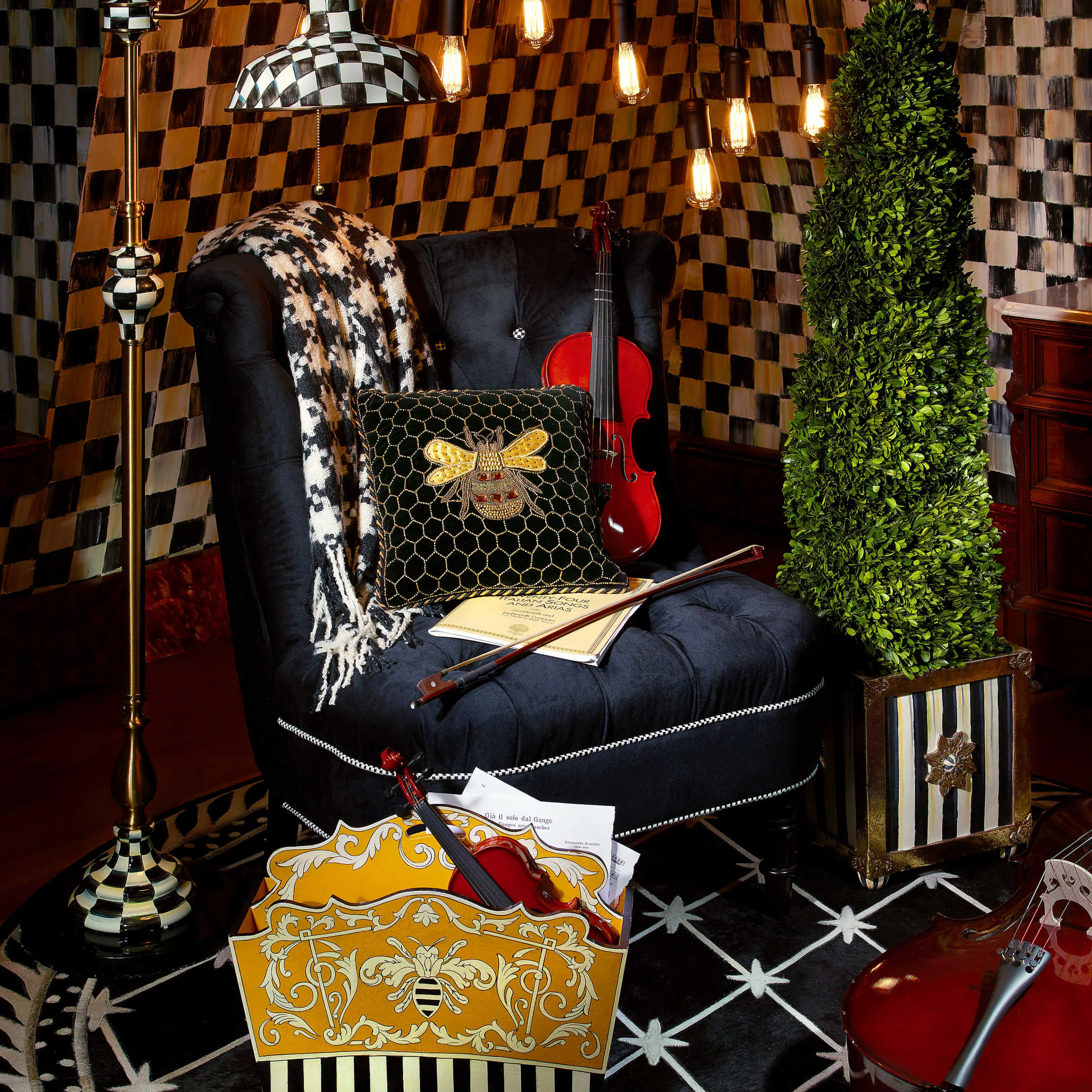 Spelling Bee Magazine Holder