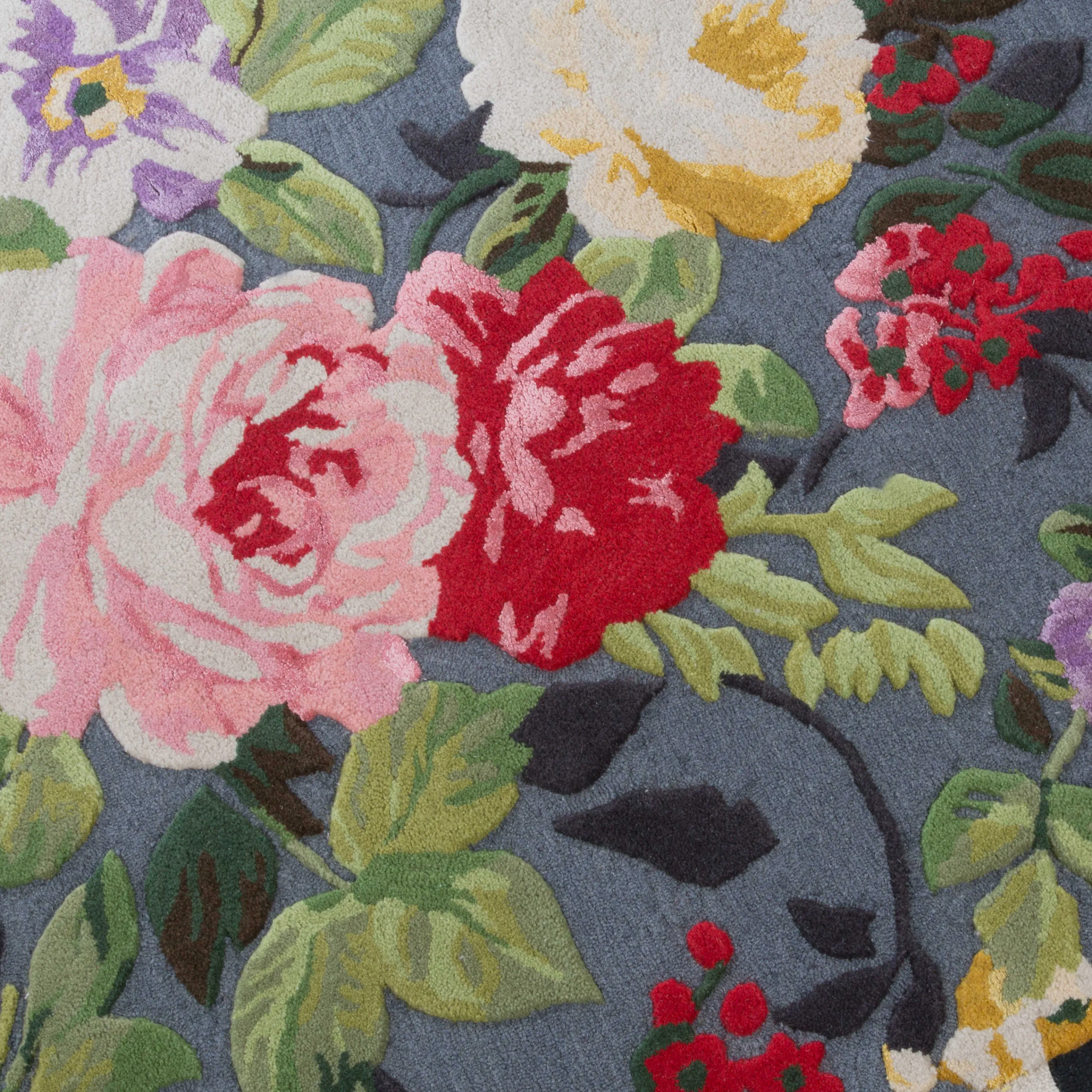 Tudor Rose Rug - 8' X 10'