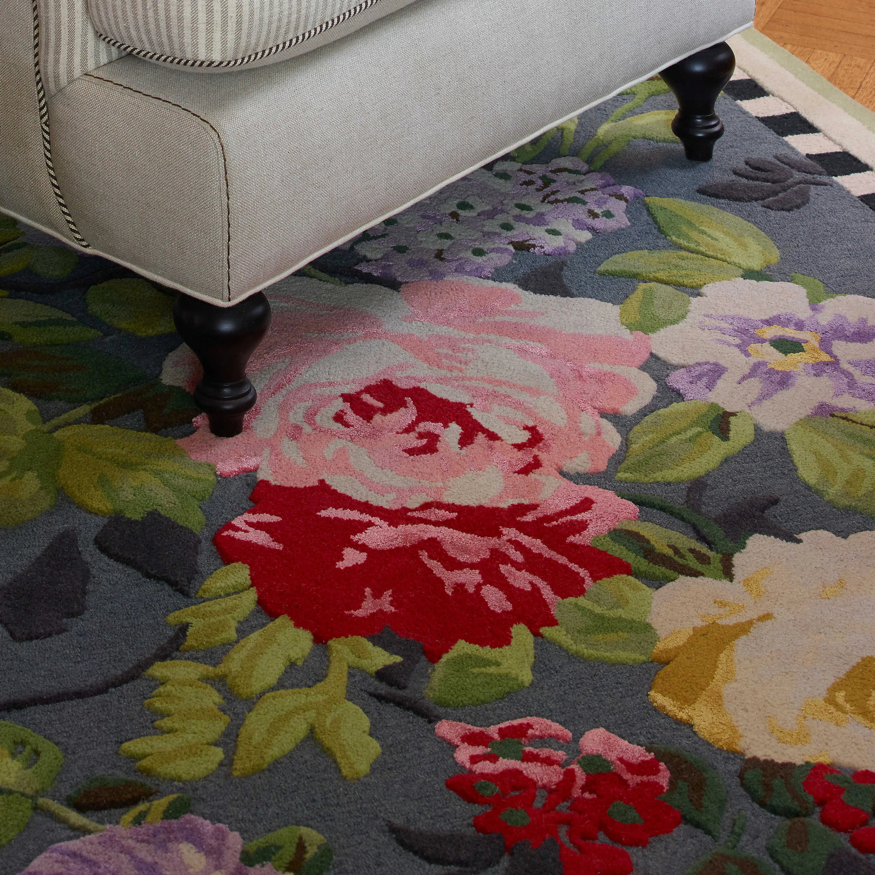 Tudor Rose Rug - 8' X 10'